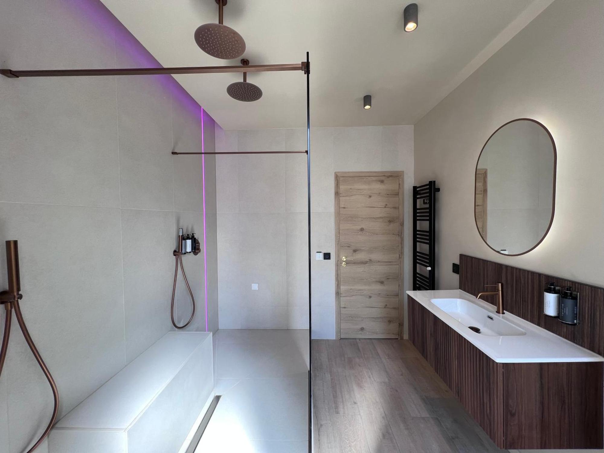 Harmony Room Suite Avec Balneo Angers Exterior foto