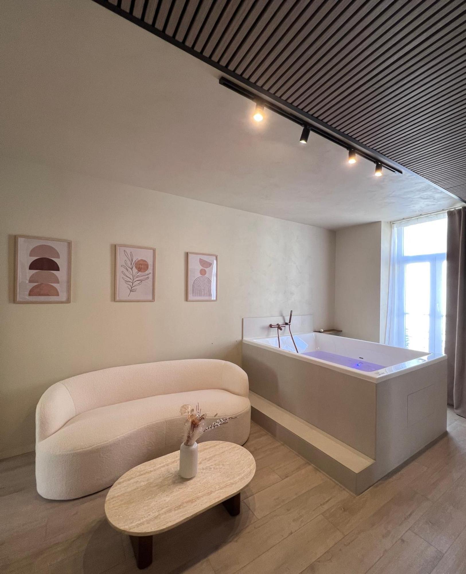 Harmony Room Suite Avec Balneo Angers Exterior foto