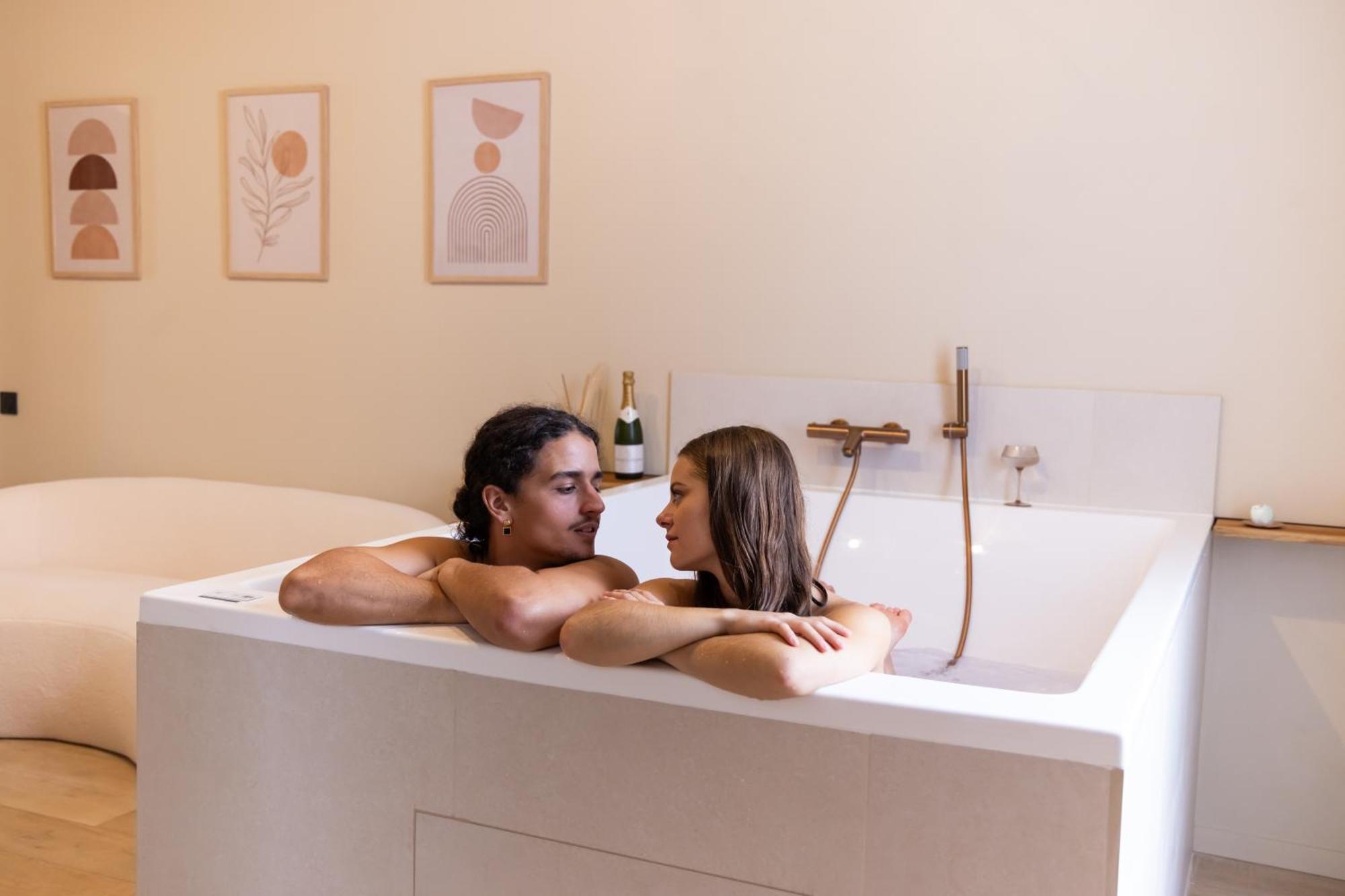 Harmony Room Suite Avec Balneo Angers Exterior foto